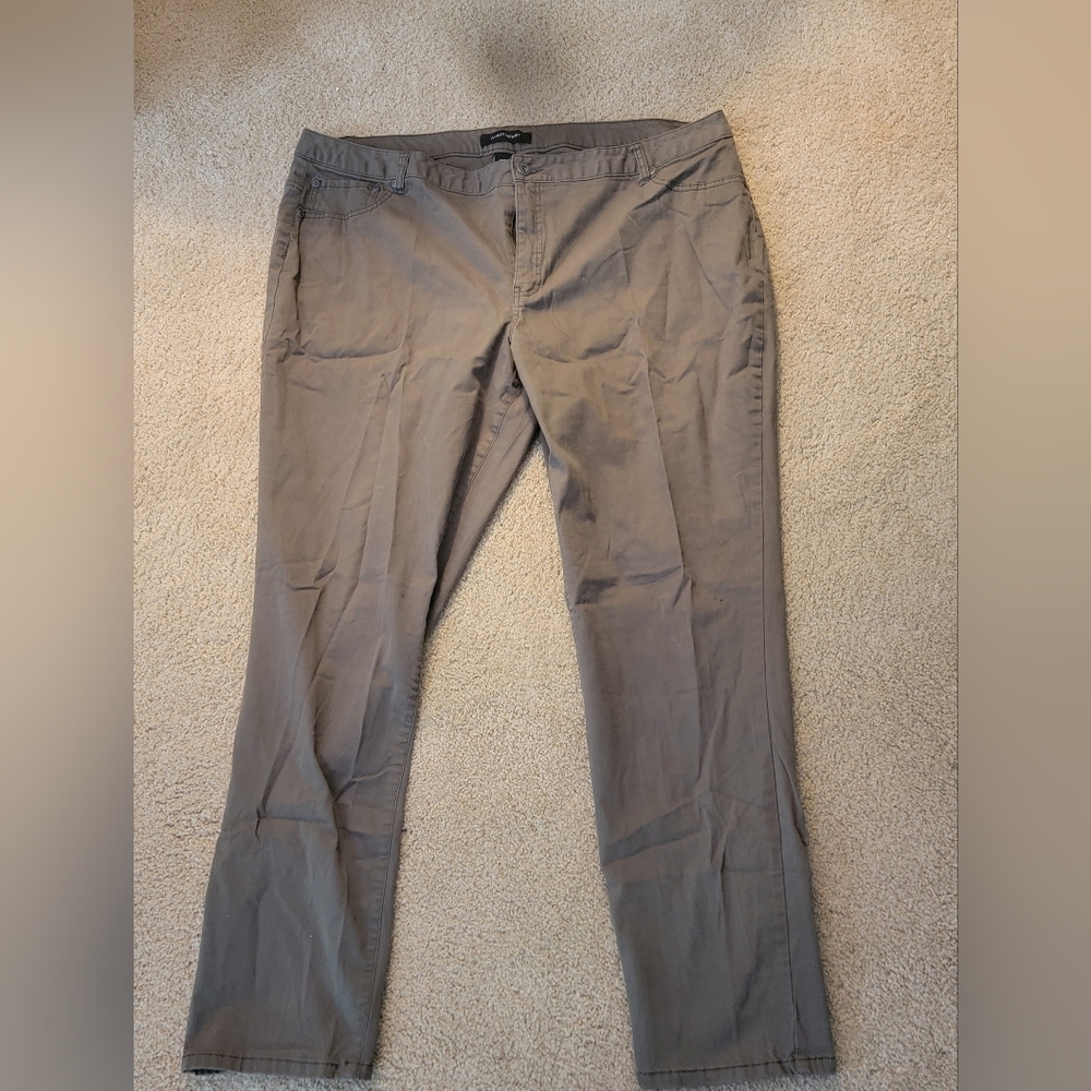 Mixed Lot Of Women's Pants - Size 24 - 3 Pairs - Ashley Stewart and Lane Bryant